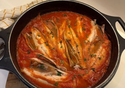 Verat en salsa de tomàquet natural amb farigola